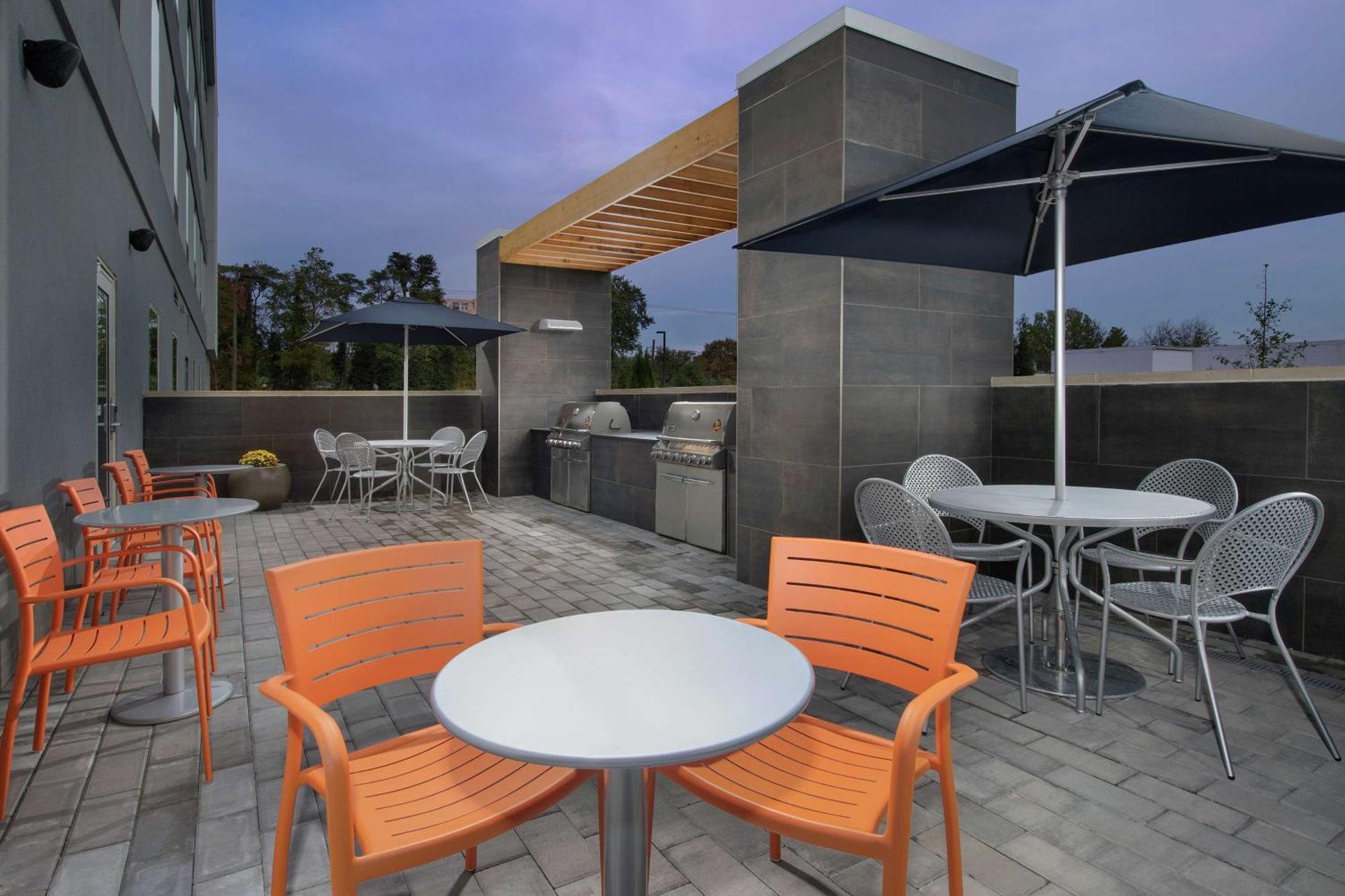 Home2 Suites By Hilton Charlottesville Downtown Esterno foto